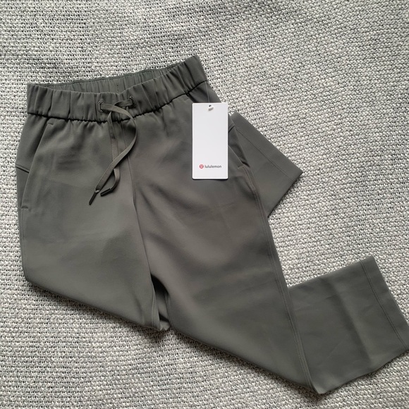 lululemon on the fly jogger crop